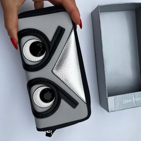 Nine West "Owl Eyes" Clutch - Picture 1 of 6